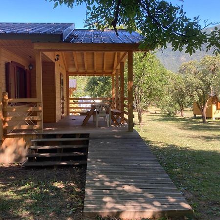 Camping, Hotel De Plein Air Les Cariamas Chateauroux-les-Alpes Eksteriør billede