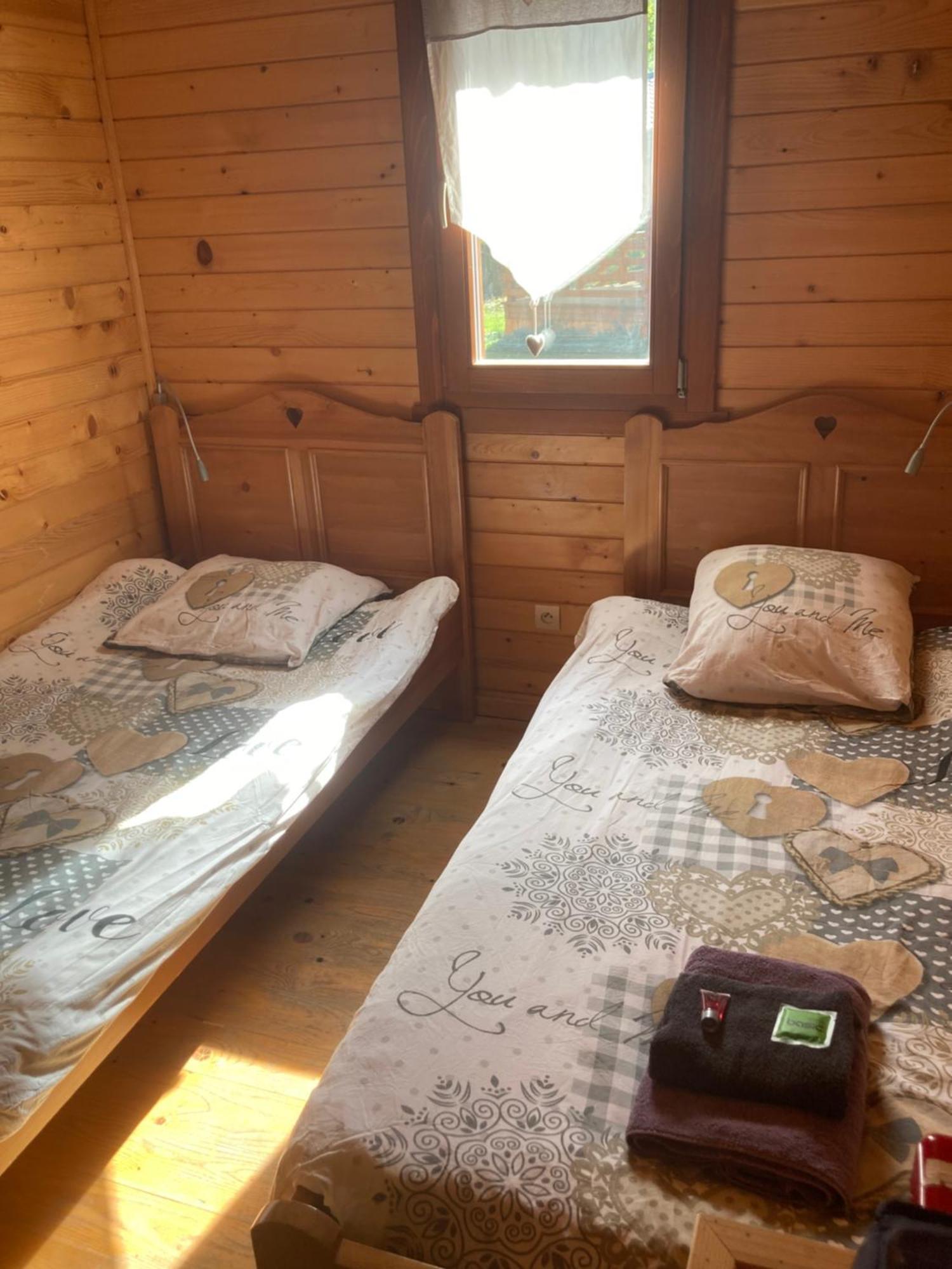 Camping, Hotel De Plein Air Les Cariamas Chateauroux-les-Alpes Eksteriør billede